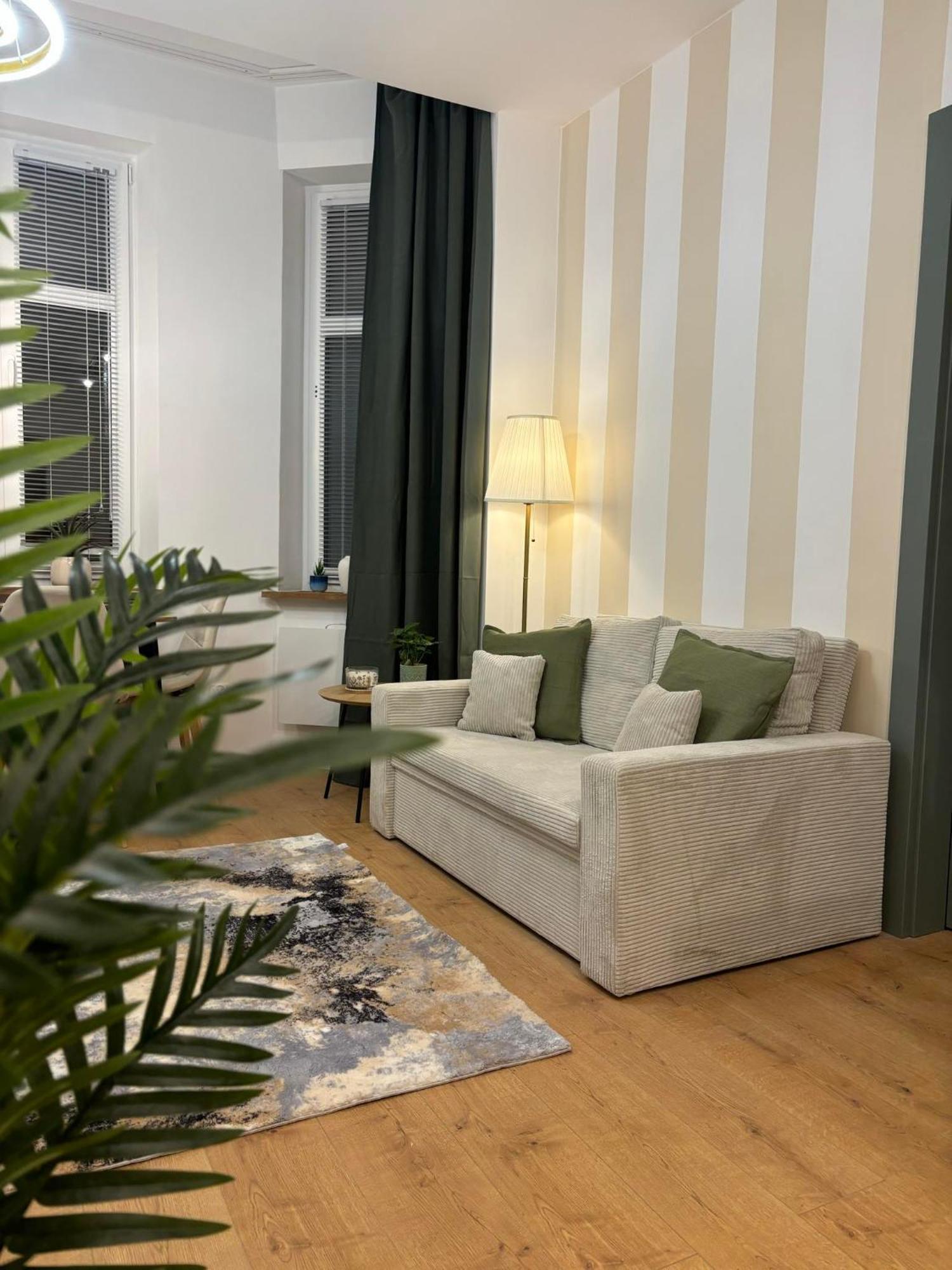 Apartament Pod Wieza 1 瓦乌布日赫 外观 照片