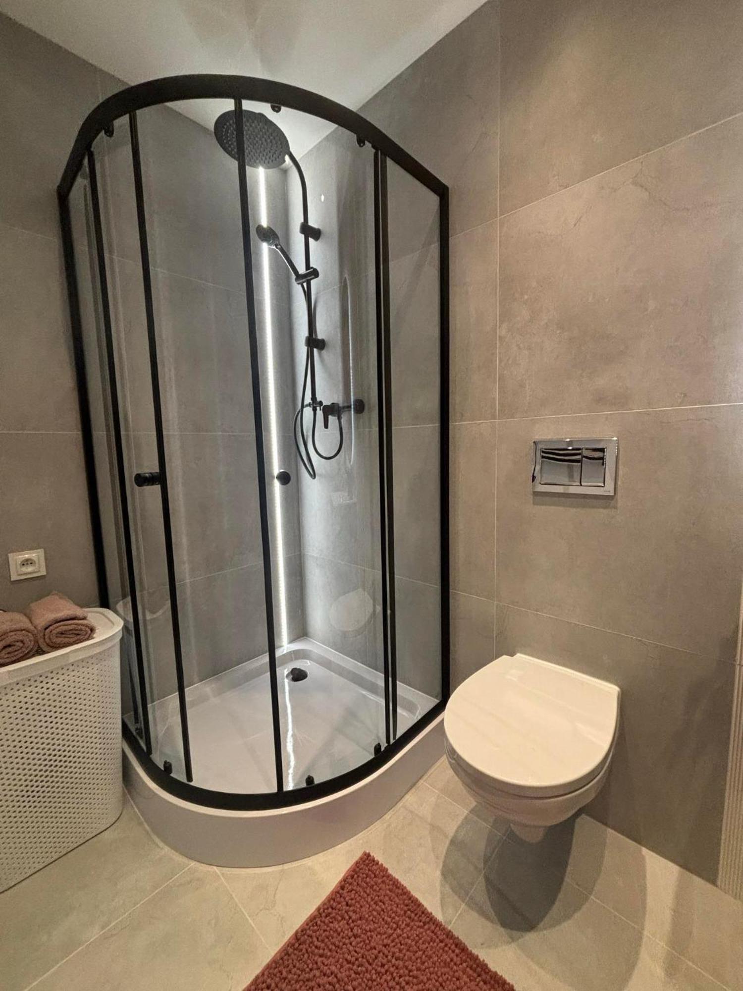 Apartament Pod Wieza 1 瓦乌布日赫 外观 照片